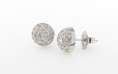 18K White Gold Diamond Stud Earrings