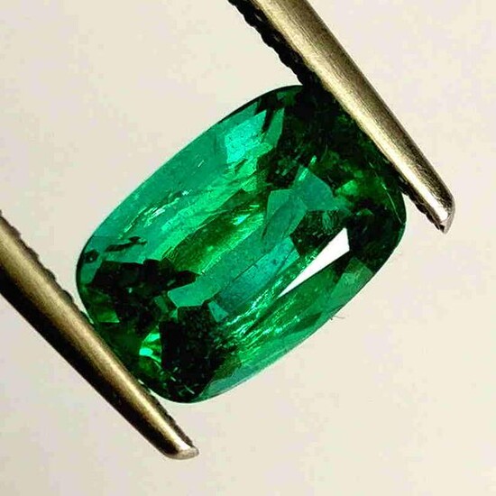 2.60 CT Natural Zambian Emerald - Cushion Shape Good