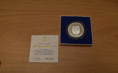 A 1972 Silver Panama 20 Balboas Coin in case with certificate, contains 2000 grains of Sterling