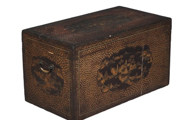 A CHINESE EXPORT BLACK LACQUER AND GILT DECORATED CHEST, LATE 18TH OR EARLY 19TH CENTURY