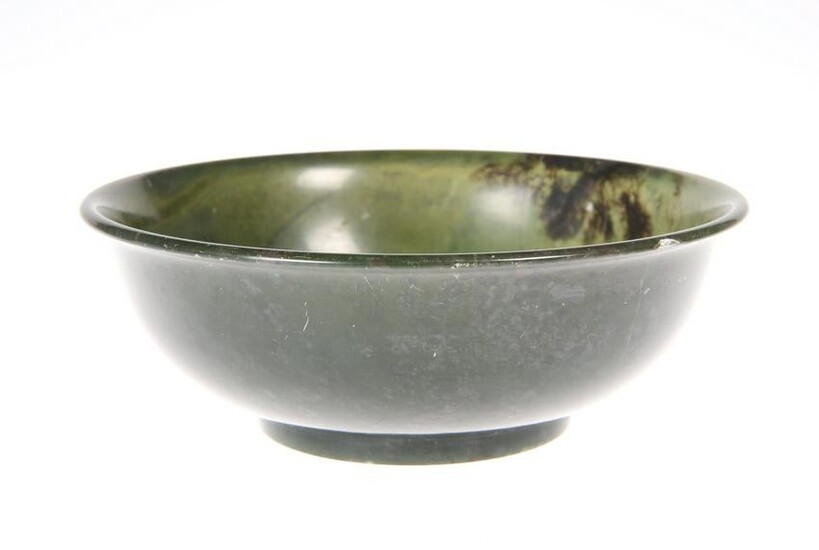 A CHINESE SPINACH JADE BOWL, 19th/20th Century