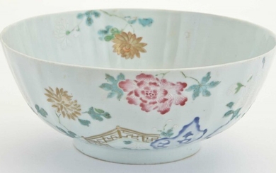 A Chinese Enameled Porcelain Bowl