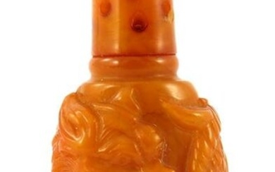 A Chinese copal amber miniature pepperet