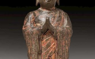 A FINE BRONZE SCULPTURE OF BUDDHA'S DISCIPLE ANANDA.