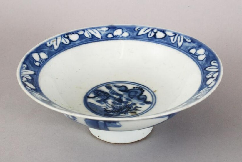 A GOOD 18TH / 19TH CENTURY CHINESE BLUE & WHITE