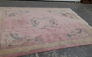 A GOOD QUALITY CHINESE DRAGON CARPET. 370 x 280 cm