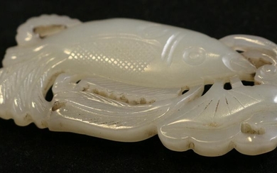 A HETIAN JADE PENDANT SHAPED WITH FISH