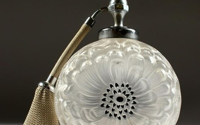 A LALIQUE FROSTED GLASS CHRYSANTHEMUM CIRCULAR-SHAPED