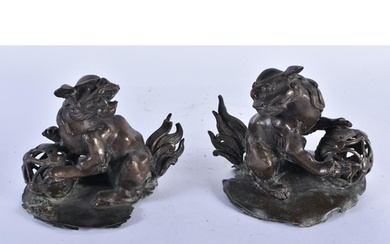 A PAIR OF 17TH/18TH CENTURY CHINESE BRONZE DOGS OF FOE Ming/...