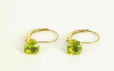A PAIR OF 9ct GOLD AND PERIDOT EARRINGS