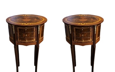 A PAIR OF CONTINENTAL WALNUT AND FLORAL MARQUETRY INLAID OVA...