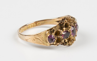 A Victorian 15ct gold, garnet and seed pearl ring, Chester 1880, weight 2.4g, ring size approx Q (ni