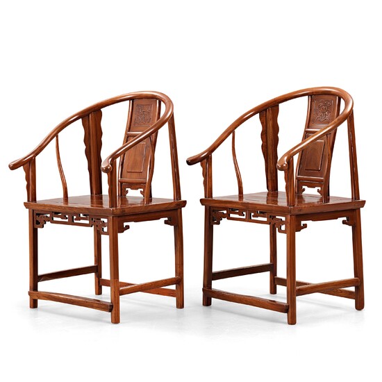 A pair of horseshoe-back armchairs, Qing dynasty (1644-1912).