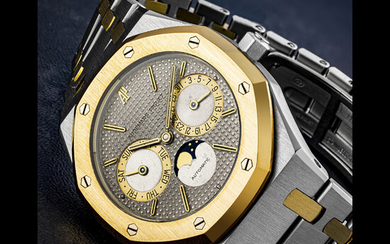 AUDEMARS PIGUET. A STAINLESS STEEL AND 18K GOLD AUTOMATIC WRISTWATCH WITH DAY, DATE, MOON PHASES AND BRACELET ROYAL OAK MODEL, REF. 25594SA