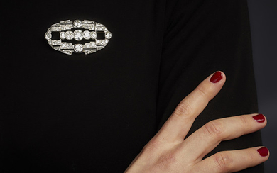 An Art Deco, diamond and platinum brooch. 4,500-6,000