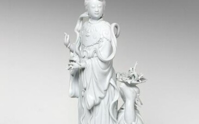 Arte Cinese A Blanc de Chine porcelain figure of