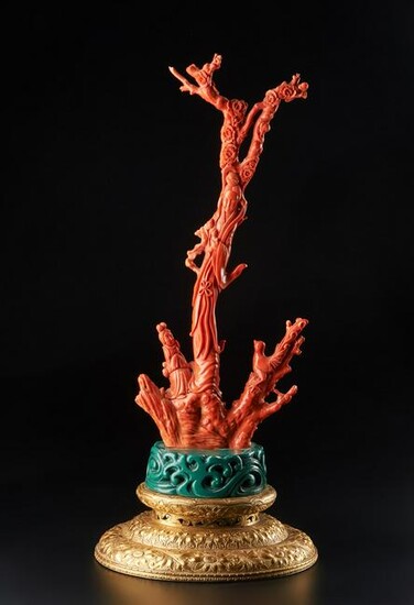 Arte Cinese A large red coral carved with a lady