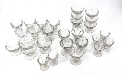 BACCARAT - Partie de service de verres en cristal modèle Talleyran comprenant : 7 verres...
