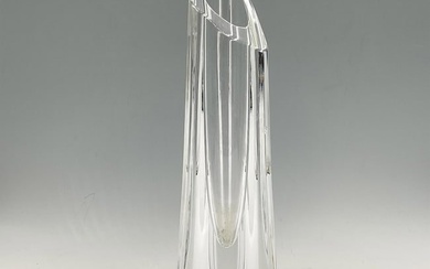 Baccarat Crystal Vase, Triangle Cut