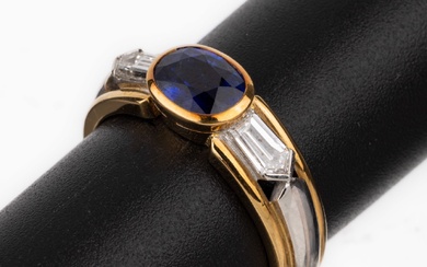 Bague saphir-diamant en or 18 cts, GG/WG 750/000, facette ovale. Saphir de couleur intense d'env....
