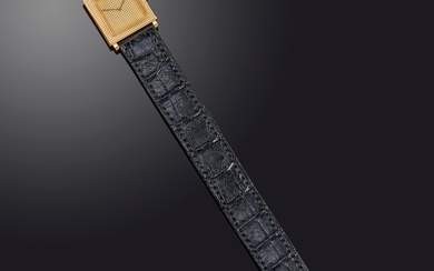 Boucheron, montre-bracelet 'La Carée' en or pour dame, circa 2000, cadran et lunette carrés en...