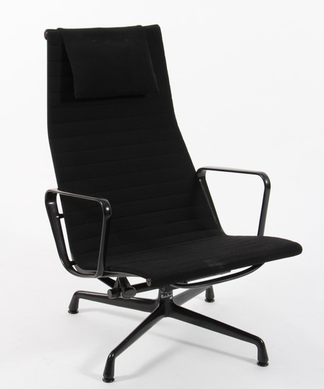 Charles Eames. Lounge chair, Vitra Model EA-124