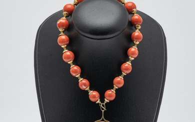 DÖRNER. necklace with pendant, 585 yellow gold, coral, Germany (2).