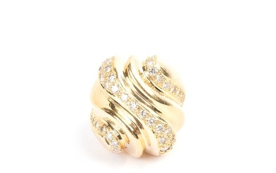 Diamond, 18k Yellow Gold Ring.