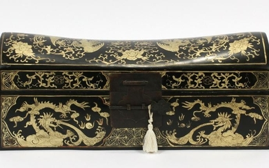 JAPANESE LACQUER PILLOW BOX, 19TH C, H 7", W 16"