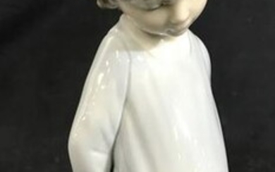 LLADRO Porcelain Child With Beach Ball