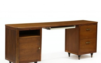 Lehigh Leopold Modern Executive Desk