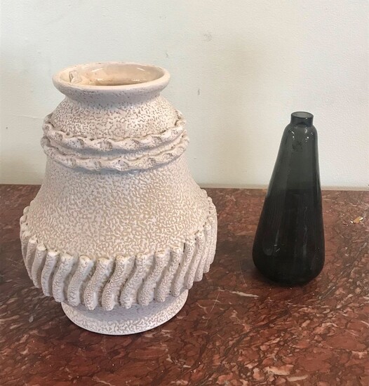 MARCELLE JURLAN Vase soliflore en verre...