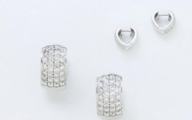 Pair of 750 thousandth white gold earrings set with a pavé of brilliant-cut diamonds.