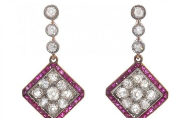 Pair of long art deco earrings in rose gold with diamonds and rubies. Calibrated rubies and diamonds