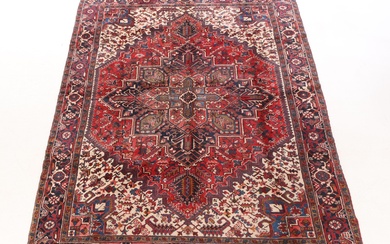 Persian Heriz carpet, 351x240 cm.
