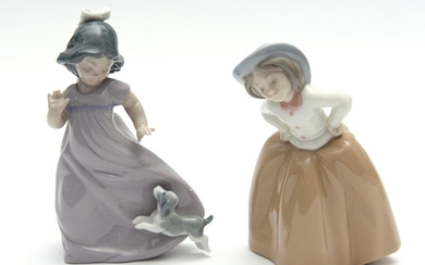 TWO LLADRO FIGURES OF GIRLS