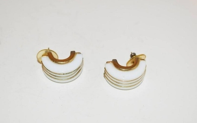 Vintage Trifari white/gold strip Earrings