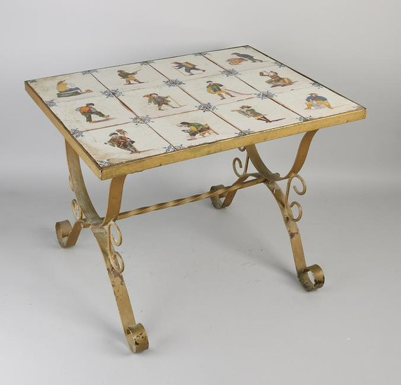 Wrought iron table with antique Makkum polychrome