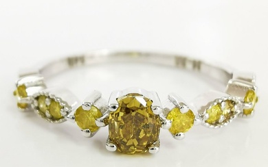 0.35 ct N.Fancy Vivid Brownish Yellow Diamond & 0.12 ct N.F.I.Yellow - N.F.Vivid Yellow Diamond - 14 kt. White gold - Ring - 0.35 ct Diamond - Diamonds
