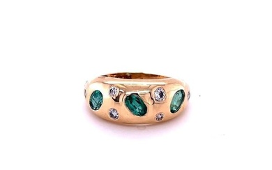 14KT YELLOW GOLD EMERALD RING WITH DIAMONDS
