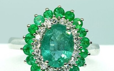 18 kt. White gold - Ring - 1.55 ct Emerald - Diamonds, Emeralds