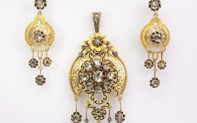 18 kt. Yellow gold - Antique French parure set of enameled brooch/pendant and pendant earrings, Long hanging, Antique Diamond - Natural (untreated)