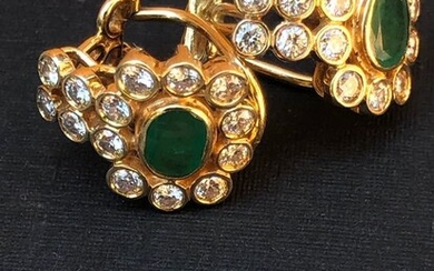 18 kt. Yellow gold - Earrings Emerald - Diamonds
