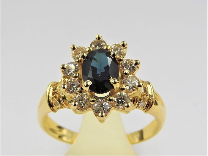 18 kt. Yellow gold - Ring - 0.60 ct Sapphire - Diamond