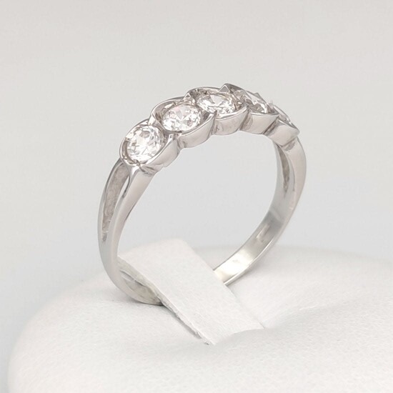18 kt white gold ring with zircons