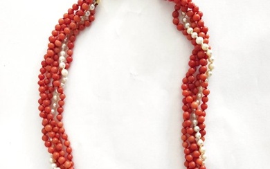 18 kt yellow gold necklace with Sardinian red coral beads...