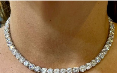 18K White Gold Cubic Zirconia Necklace