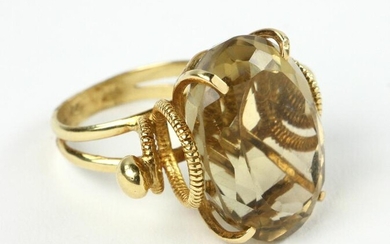 18k Gold and Topaz Ring