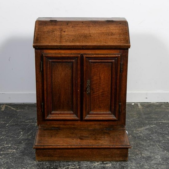 18th C. English Oak Bible Stand with Kneeler
