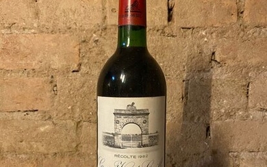 1982 Chateau Leoville-Las Cases 'Grand Vin de Leoville' - Saint-Julien 2ème Grand Cru Classé - 1 Bottle (0.75L)